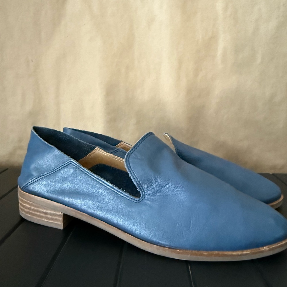 Lucky Brand Blue Leather Slip-On Flats